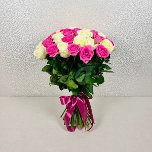 51 белая и розовая роза